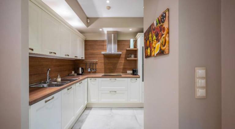 Apartment | Close to Alexander Nevsky Cathedral | Pets allowed — photo 5