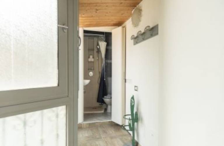 Holiday apartment with yard — photo 4