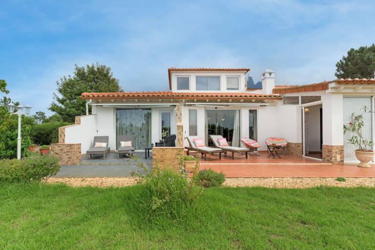 Holiday Home 'Sobreirinho - Selão Da Eira' with Sea View, Shared Pool and Wi-Fi in Beja