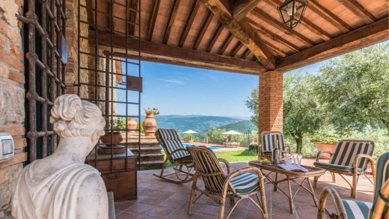 Family-oriented pleasant villa with hot tub, private pool & yard | Pets allowed — photo 4