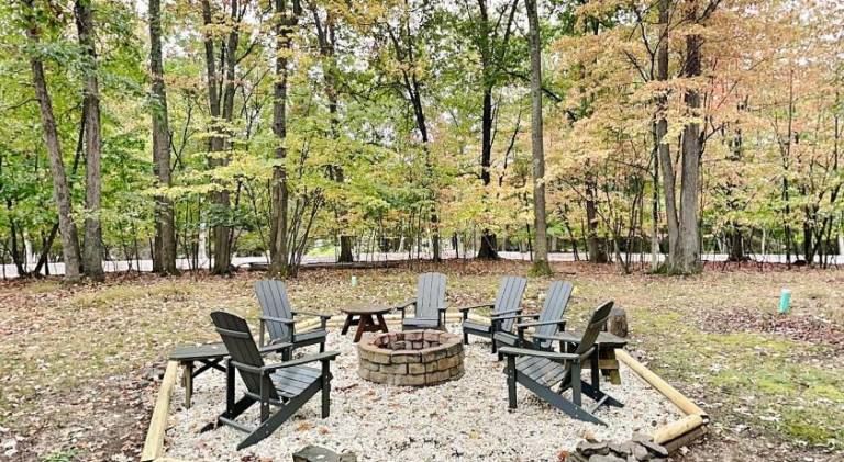 Spacious vacation home with pool | Pets are welcome in Deer Park, MD