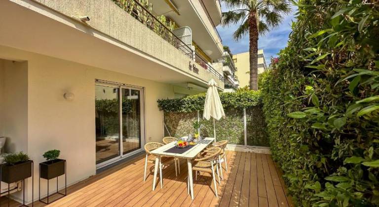 Holiday apartment with garden & terrace — photo 2