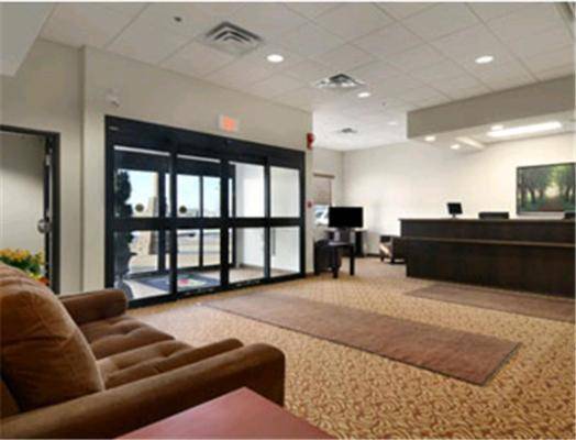 Super 8 By Wyndham Innisfail — photo 3