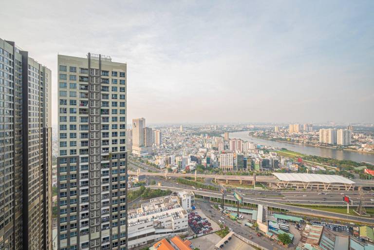 Apartment with barbeque & pool | Water view — photo 5