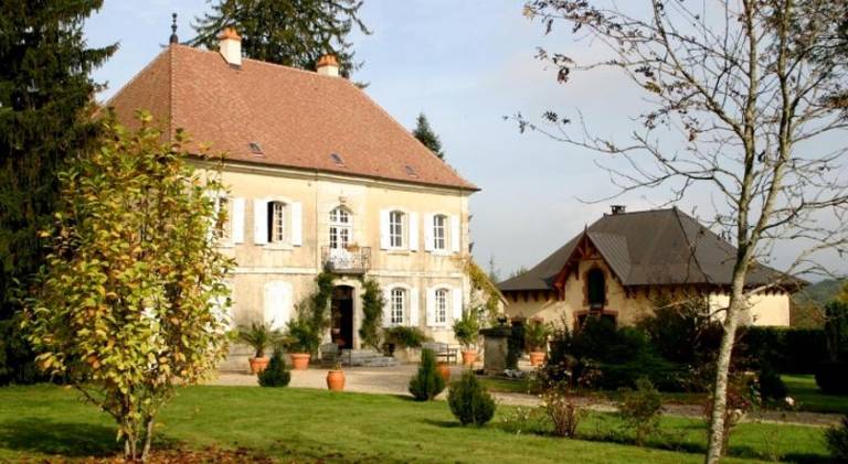 Vacation home with 5 rooms for 10 persons in Dole