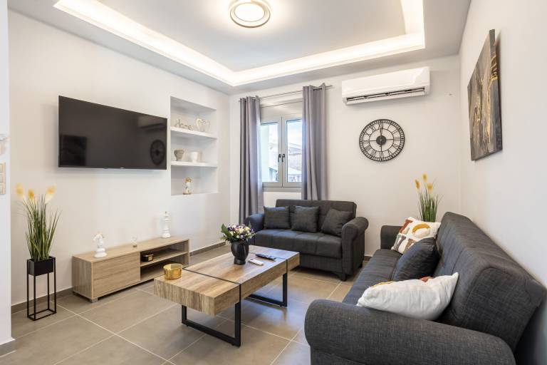 Filiatra Charming Urban Escape Your Cozy Retreat