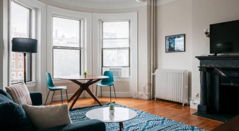 Spacious Fenway 1BR — photo 5