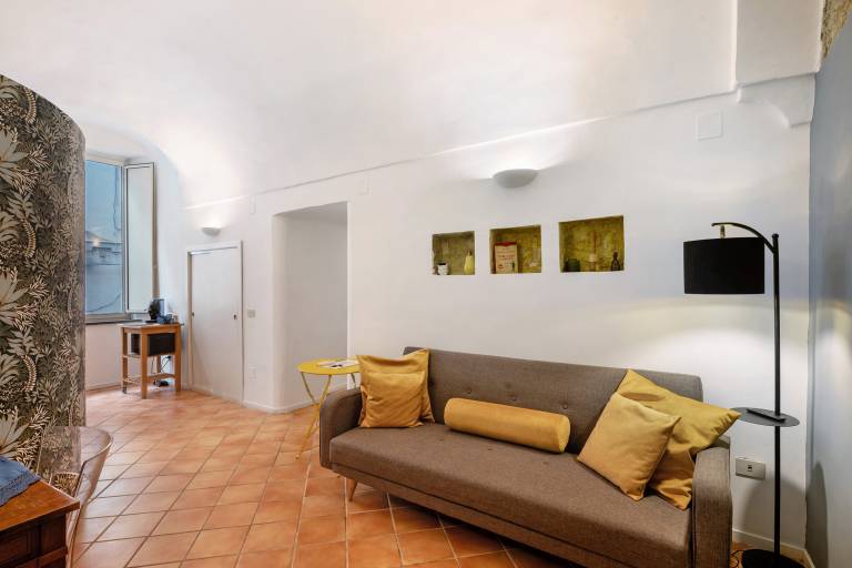 Apartment 'Deliziosa Casetta A Napoli' with Balcony, Wi-Fi and Air Conditioning — photo 5