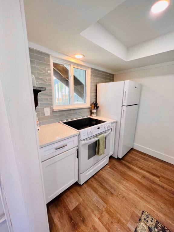 Family-oriented charming condo with jacuzzi, terrace & BBQ | Water view | Pets are welcome — photo 2