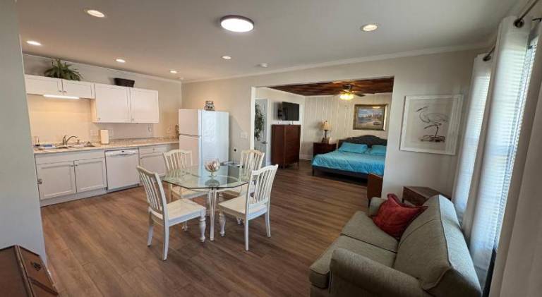 Historic Ziegler Inn and Suites with Whimsical Themed Rooms — photo 2