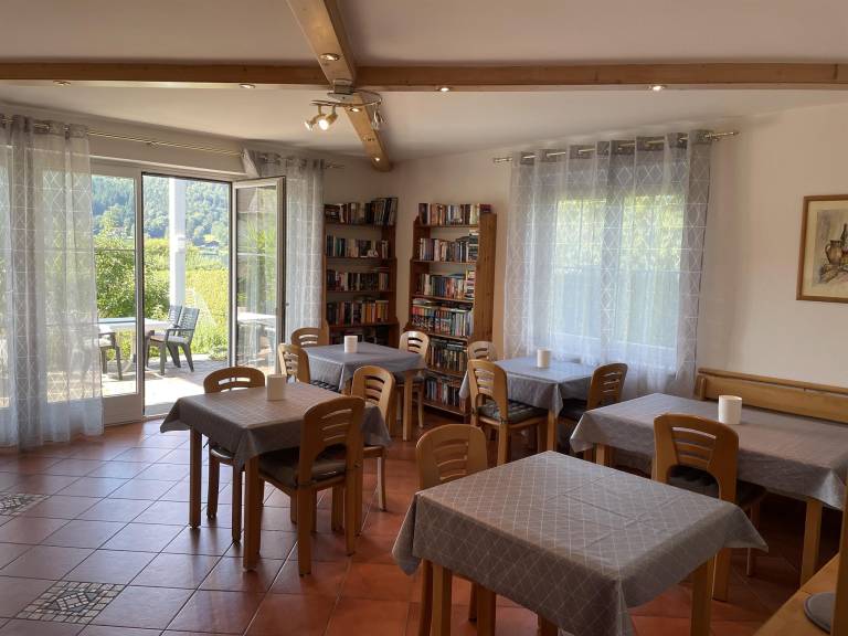 Child-friendly holiday apartment with yard & terrace | Lake view | Pets are welcome — photo 3