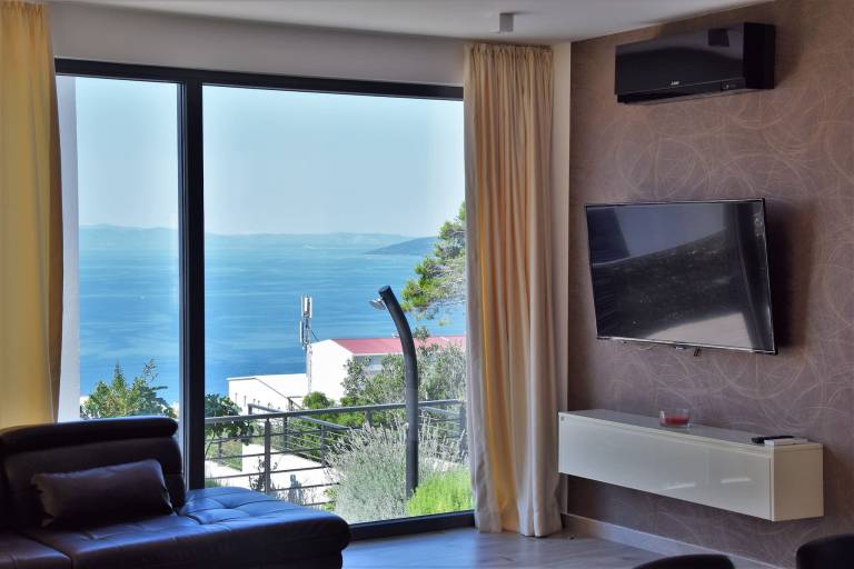 Family-friendly villa with garden, pool & barbeque | Mountain view | Pet-friendly — photo 3