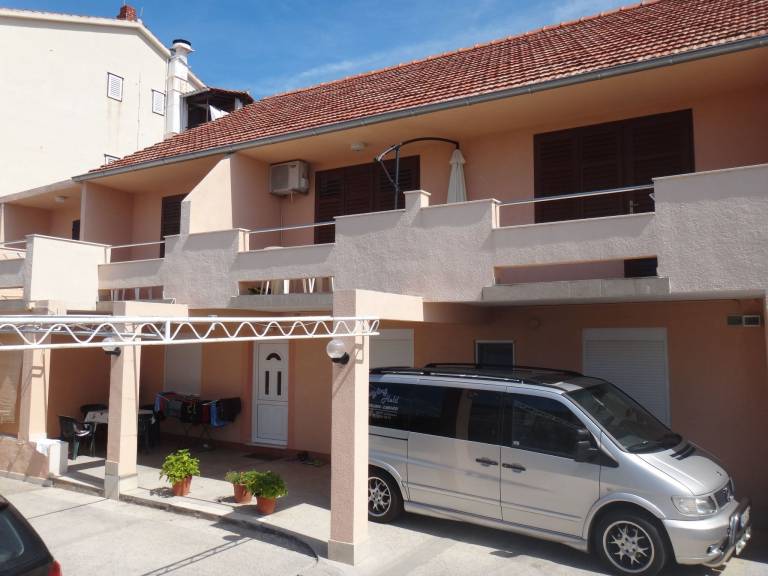 Pleasant apartment with BBQ | Pets allowed — photo 2