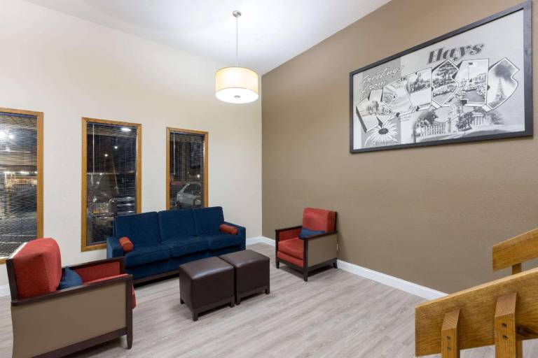 Super 8 By Wyndham Hays Ks — photo 4