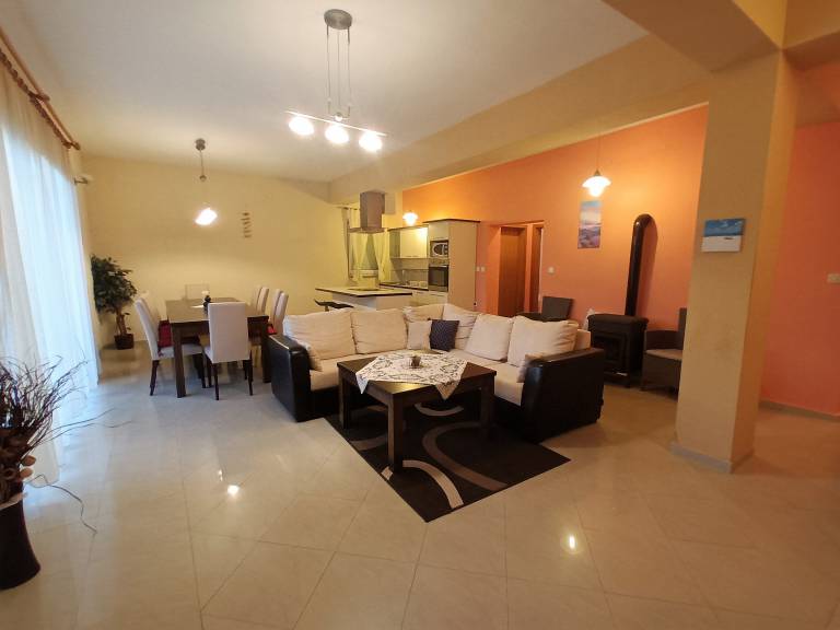 Apartments Smokvica - Three Bedroom Apt/Terrace in Starigrad