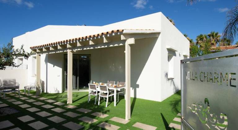 Beautiful villa with jacuzzi & pool | Next to the beach | Pets are welcome — photo 5