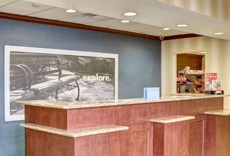 Hampton Inn & Suites Alexandria — photo 5