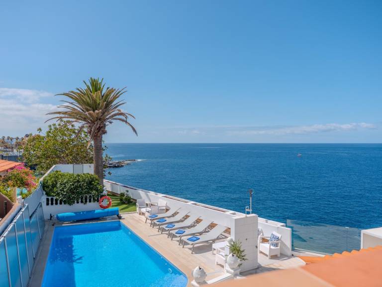 Villa with terrace, barbeque & hot tub | Sea view in Adeje