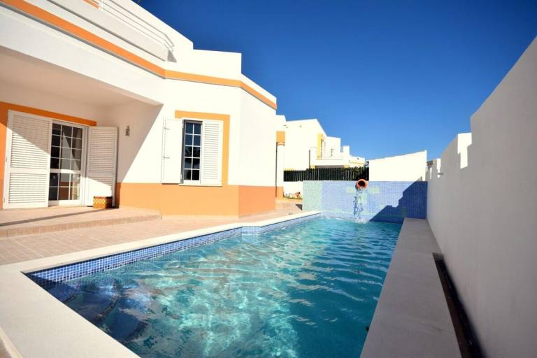 Fully equipped charming villa with yard, grill & pool | Perfect for remote work | Pets are welcome in Albufeira