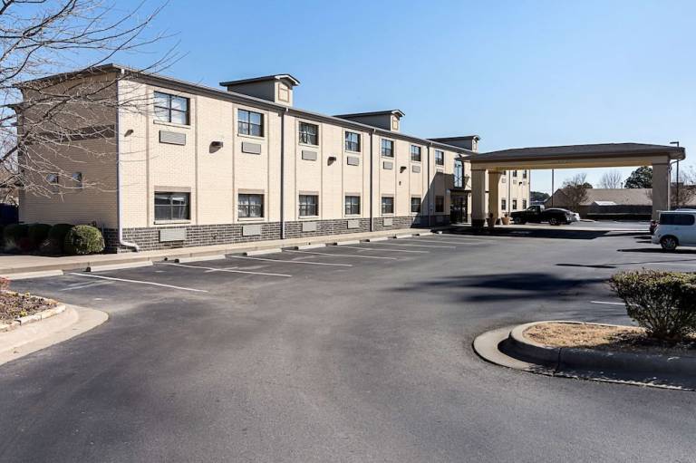Econo Lodge Inn & Suites Little Rock SW