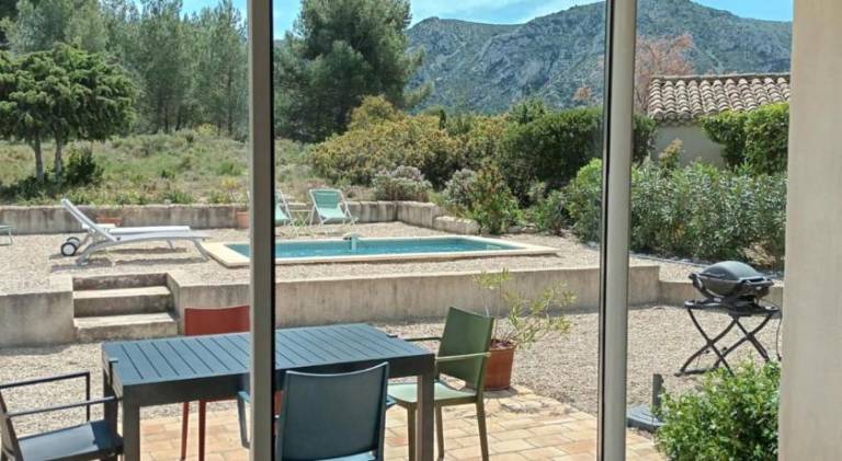Vacation home with pool — photo 3