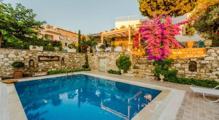 Villa with pool in Cesme