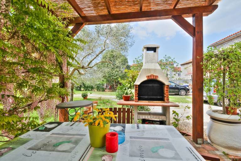 Idyllic flat just 500 metres from the beach with sunbathing lawn and barbecue — photo 5