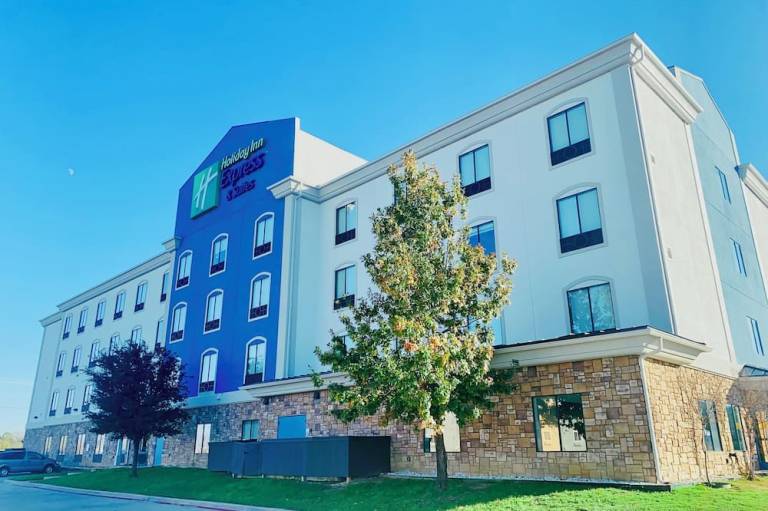 Holiday Inn Express And Suites Denton North by IHG