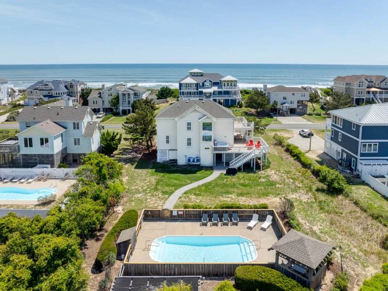 Breach Party 240 ft to the beach Private Pool, Hot Tub in Outer Banks, NC
