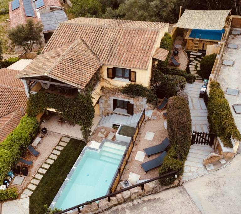 Apartment with garden, patio & private pool | Sea view — photo 2