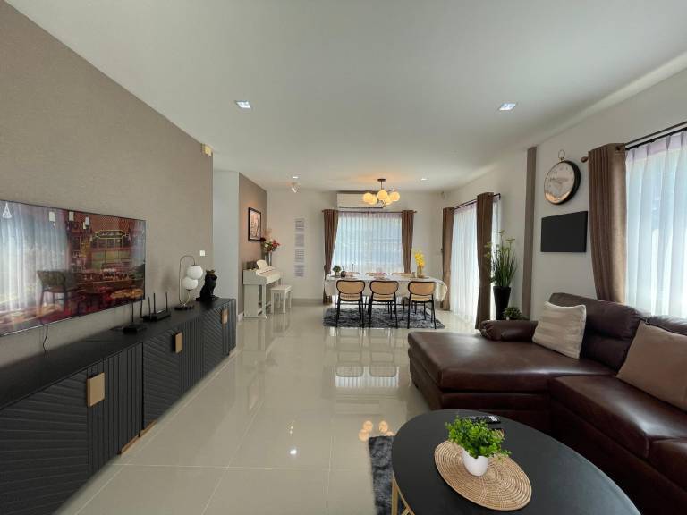Villa Racha Thewa