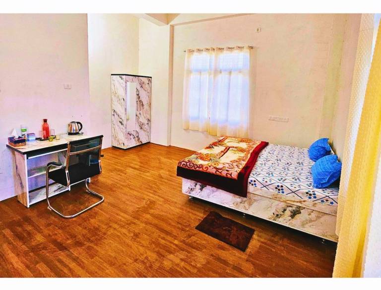 Apartment with garden | Suitable for remote work | Pet-friendly in Varanasi