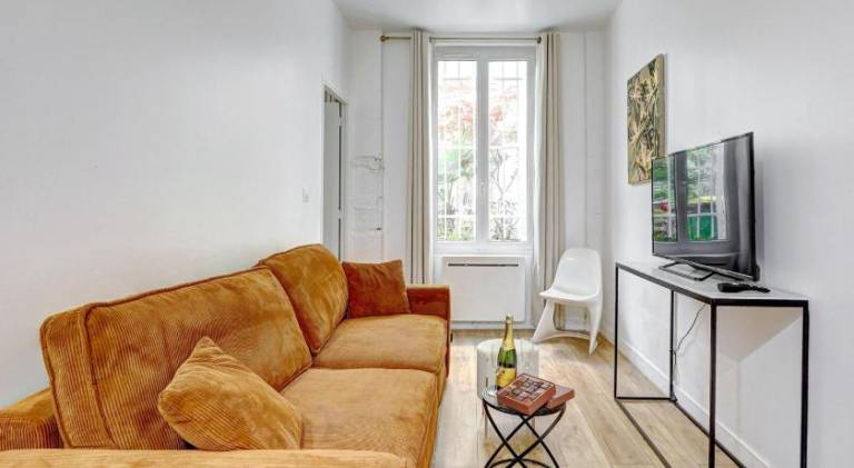 Holiday apartment with 1 room for 4 persons in Pantin