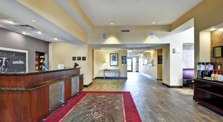 Hampton Inn & Suites Peoria at Grand Prarie — photo 5