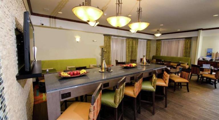 Hampton Inn & Suites Gallup — photo 2