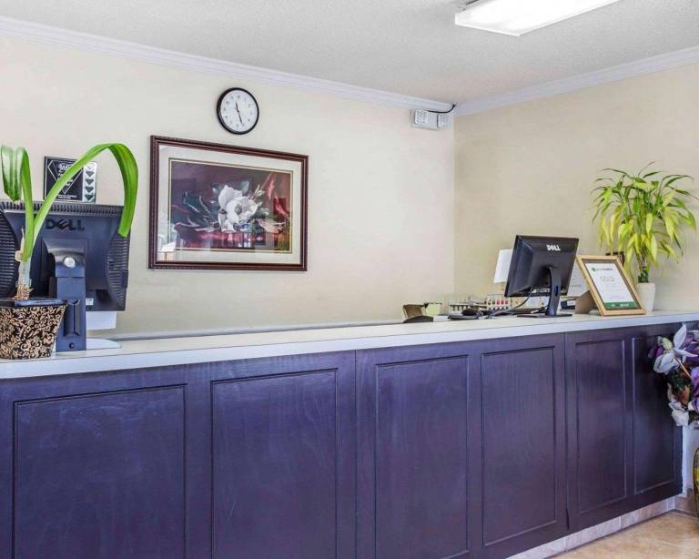 Econo Lodge Santee — photo 4