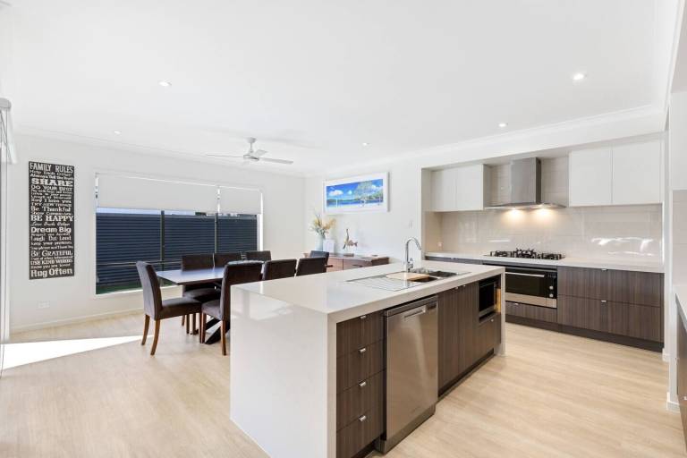 House  Urangan