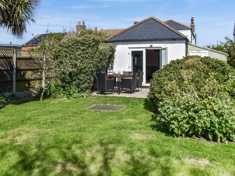 Child-friendly cottage | River view | Beach nearby | Pets are welcome — photo 5