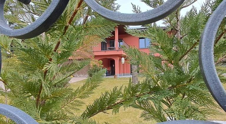 Bellinzona, bed & breakfast di D, alloggio in casa privata con accesso privato con colazione in Bellinzona