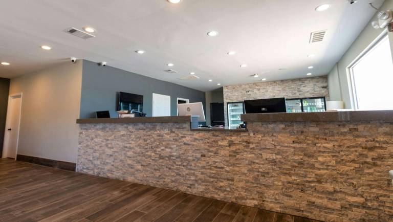 Magnuson Extended Stay and Suites Airport Hotel — photo 2