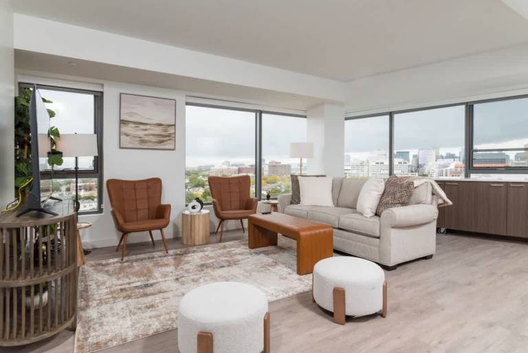 Rental apartment with private pool in Somerville, MA