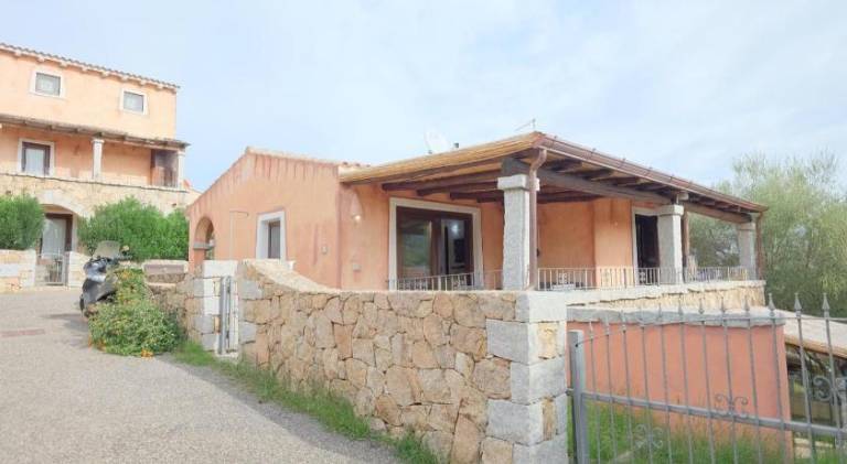Vacation home with yard & patio in San Teodoro