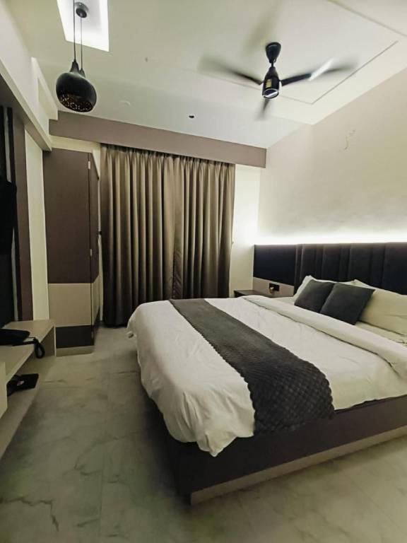 Hotel Raj Residency