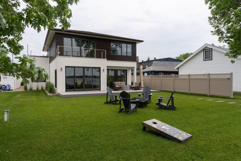House  Detroit Lakes