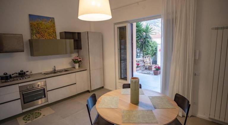 House with garden & terrace — photo 4
