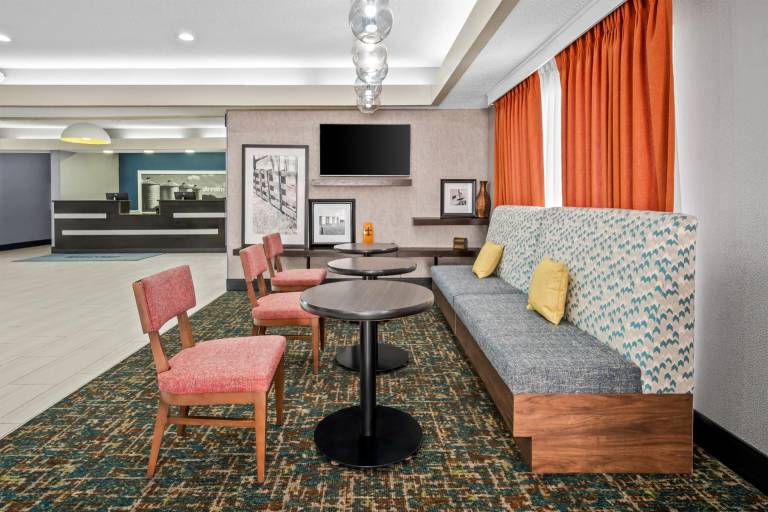 Hampton Inn Bloomington-West — photo 2