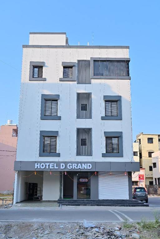HOTEL D GRAND in Rahata