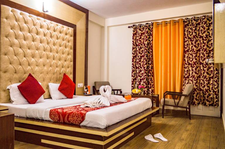 Village House - A Perfect Home Stay in Manali
