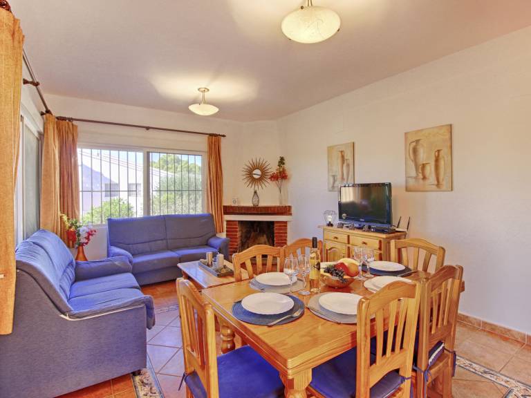 Vacation home with private pool, grill & garden — photo 3