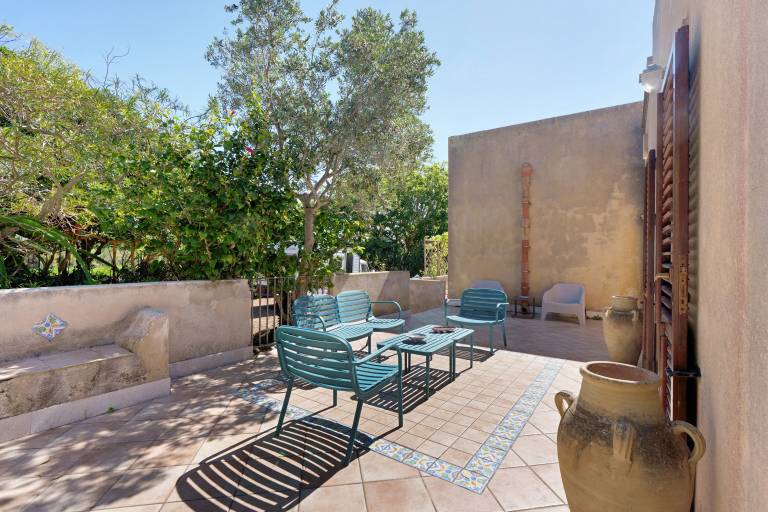 Villa with BBQ, yard & fast internet | Garden view | Next to the beach | Good for workation | Dogs allowed — photo 2